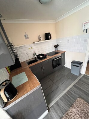 Private kitchen - 2 Bed sleeps 7 pet friendly chalet with Wifi East Coast Hemsby (Hemsby)