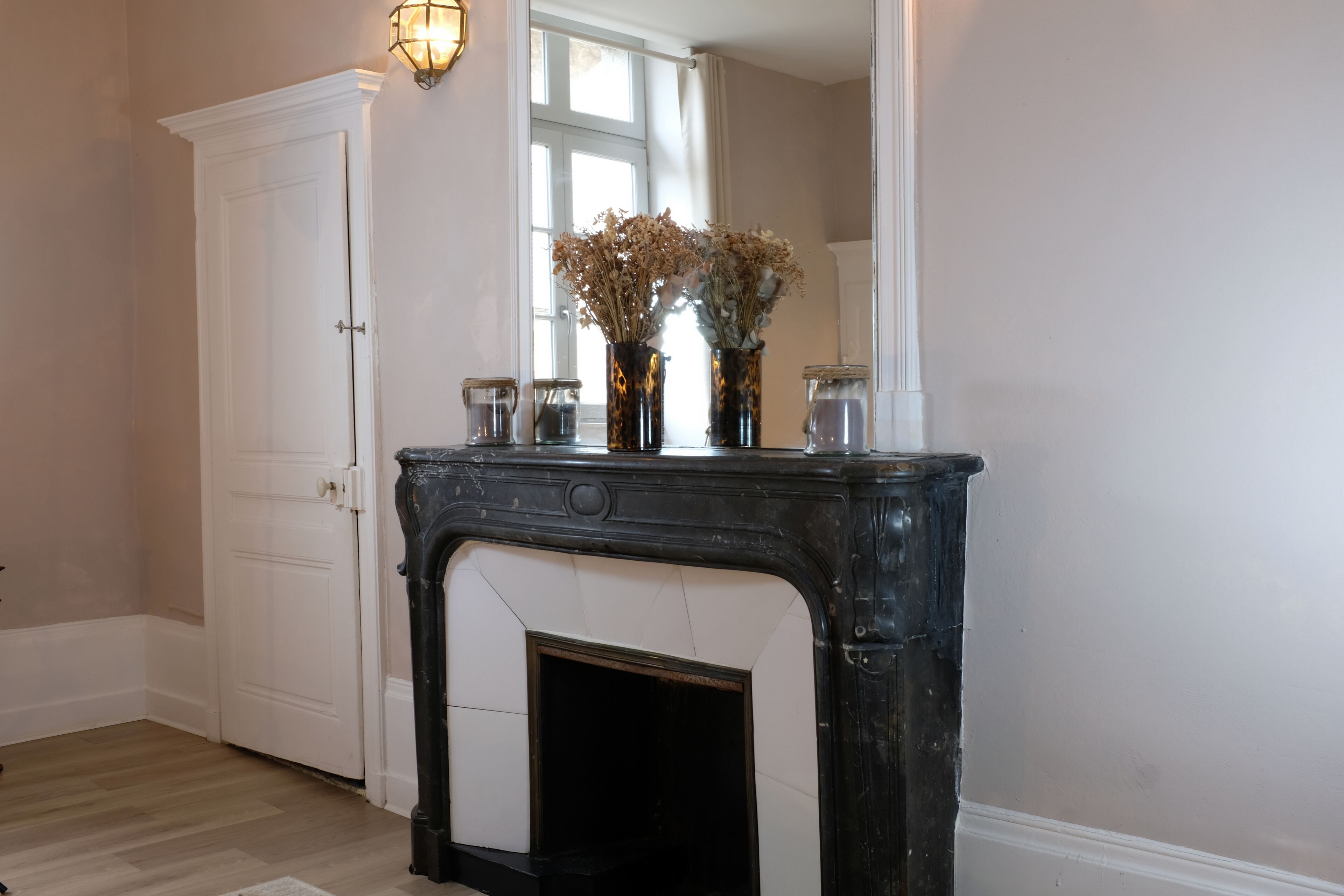 Habitación doble superior, vista al patio | Insonorización, tabla de planchar con plancha y wifi gratis 