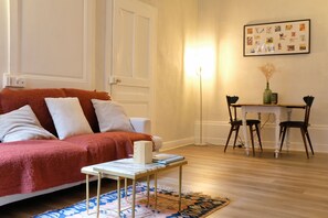 Phòng đôi Superior, quang cảnh sân vườn | Phòng cách âm, bàn ủi/dụng cụ ủi quần áo