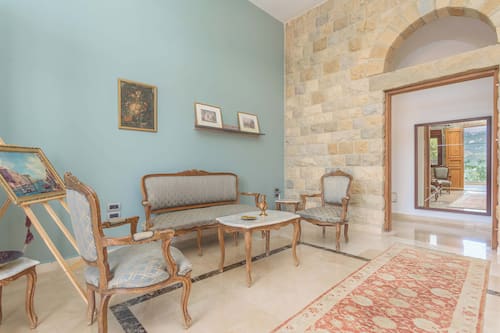 Maison, 3 chambres, piscine privée, vue sur la montagne | Salle de séjour | Téléviseur connecté de 46 po avec télévision numérique