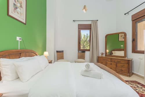 Maison, 3 chambres, piscine privée, vue sur la montagne | Fer et planche à repasser, accès au Wi-Fi (inclus)