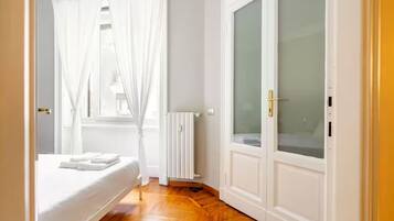 2 slaapkamers, een strijkplank/strijkijzer, wifi, beddengoed