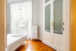 2 bedrooms, iron/ironing board, WiFi, bed sheets - Haven of peace in Milan (Milano)