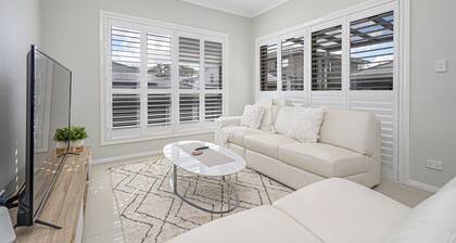 Dreamland/Rousehill /Spacious 4BR House/wifi