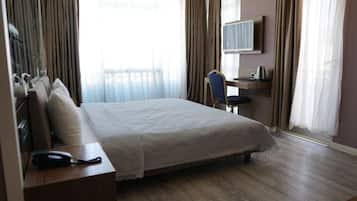 Standard Double Room Single Use, City View | In-room safe, desk, soundproofing, iron/ironing board