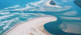 Fisherman's Cottage - Walk to Pub, Club and River!