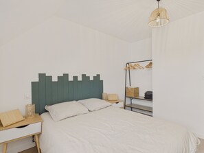 4 chambres, fer et planche à repasser, accès au Wi-Fi (inclus)