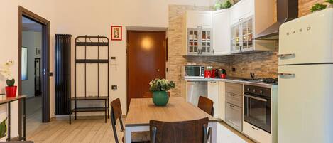 Fridge, microwave, oven, dishwasher