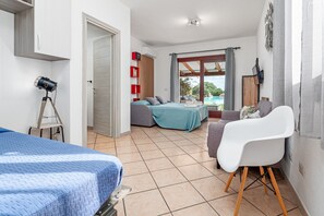 2 bedrooms, desk, iron/ironing board, WiFi