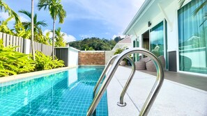 Hồ bơi ngoài trời 