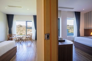 Family Room, Balcony, Mountain View | Desk, blackout drapes, free WiFi, wheelchair access