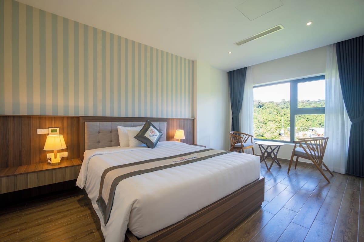 Superior Double Room, Balcony, Mountain View | Desk, blackout drapes, free WiFi, wheelchair access