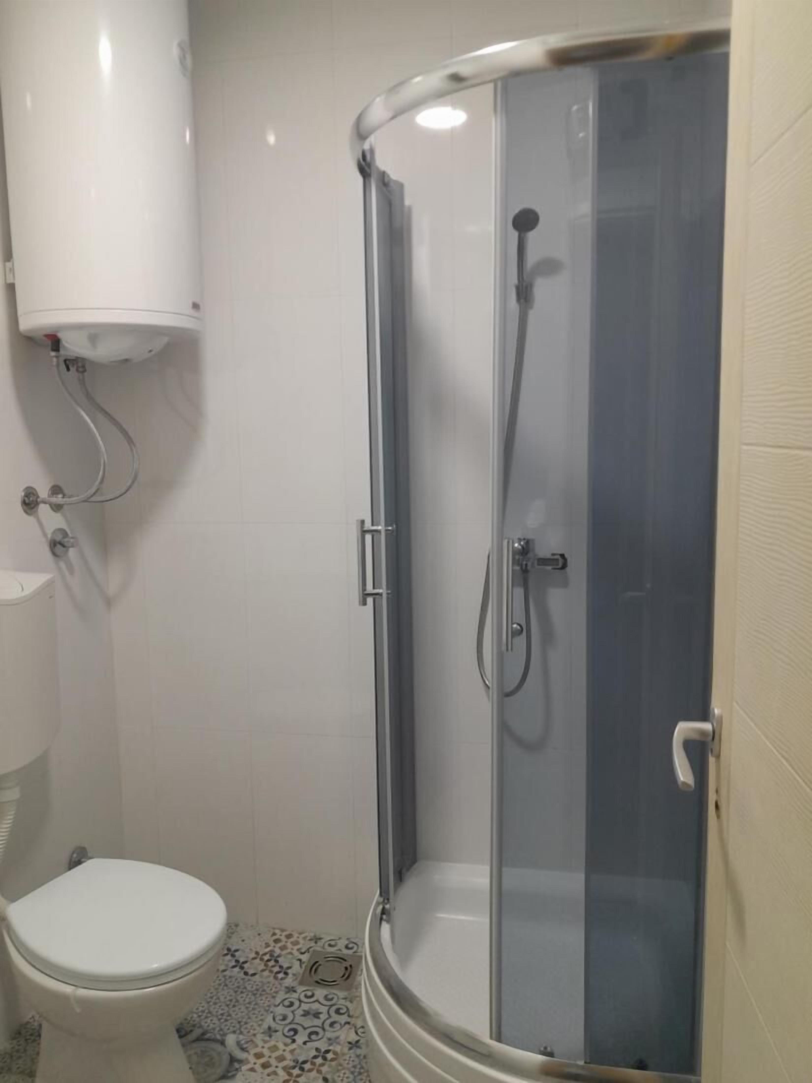 Apartment, 1 Bedroom, Smoking, City View | Bathroom