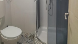 Appartement, 1 chambre, fumeurs, vue ville | Salle de bain