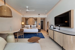 Waterfront Room | In-room safe, desk, iron/ironing board, free WiFi