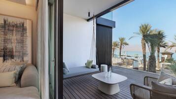 Sea Vista Room | Safe på rommet, skrivebord, strykejern/-brett og wi-fi (inkludert)