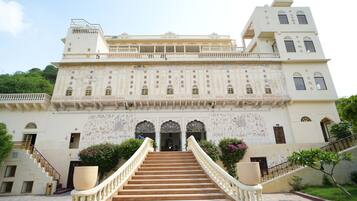 EntrĂ©e de lâhĂ©bergement