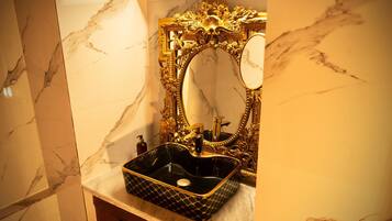 Suite | Baño | Secadora de cabello y toallas