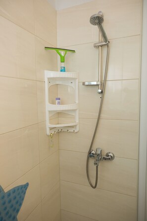 Shower, hair dryer, towels, soap - Venus sea View, modern apt. only 300 m to Venus Beach (Chlorakas)