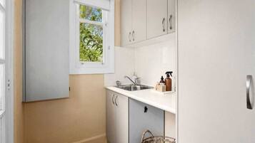 Microwave, oven, stovetop, dishwasher