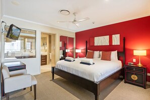 2 bedrooms, desk, iron/ironing board, WiFi