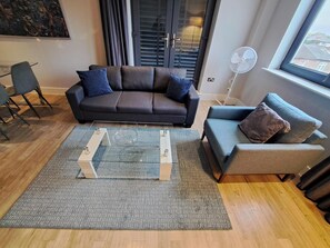 Comfort Apartment, 2 Bedrooms, Non Smoking, Pets allowed | Living area