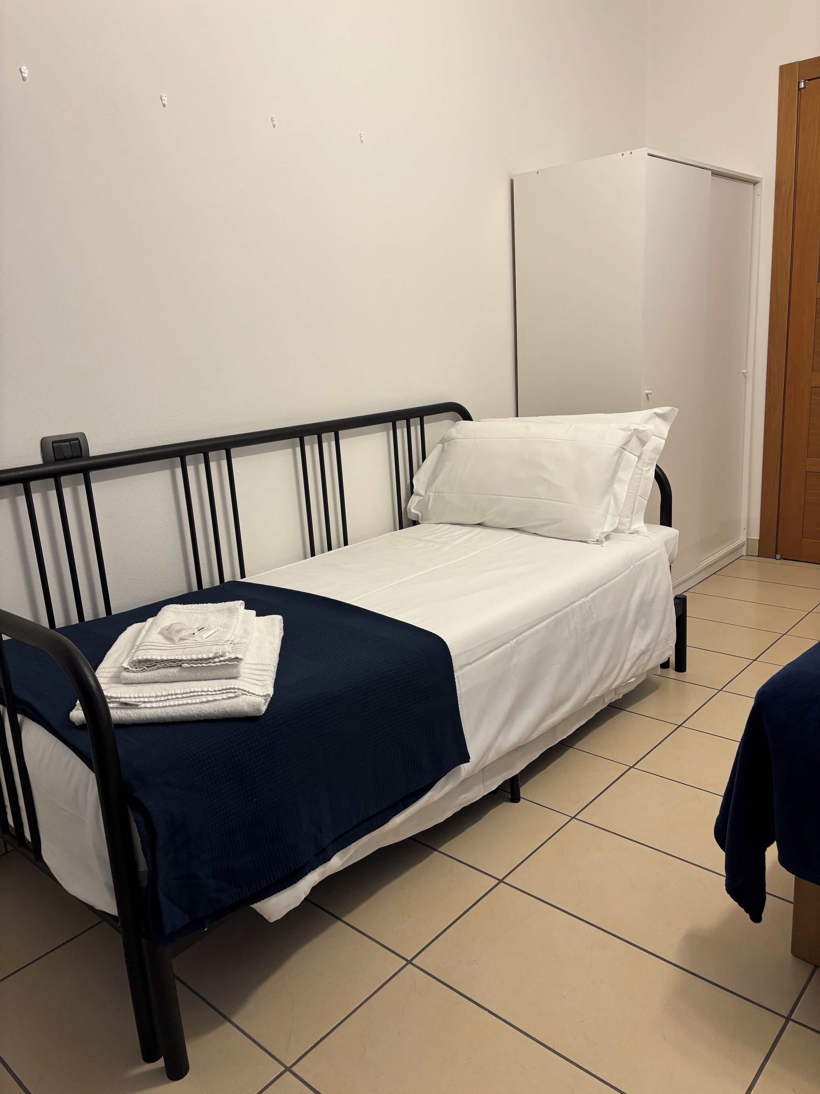 Basic Triple Room, City View