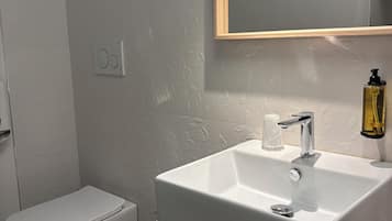 基础客房 | 浴室