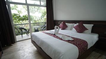 Desk, laptop workspace, free WiFi