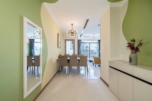 Luxury Apartment, Balcony, City View | Living area | 45-inch Smart TV with digital channels, pay films - Vinhomes Central Park - LandMark Plus (Quan Binh Thanh)