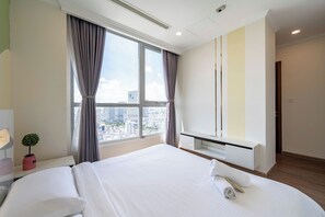 Luxury Apartment, Balcony, City View