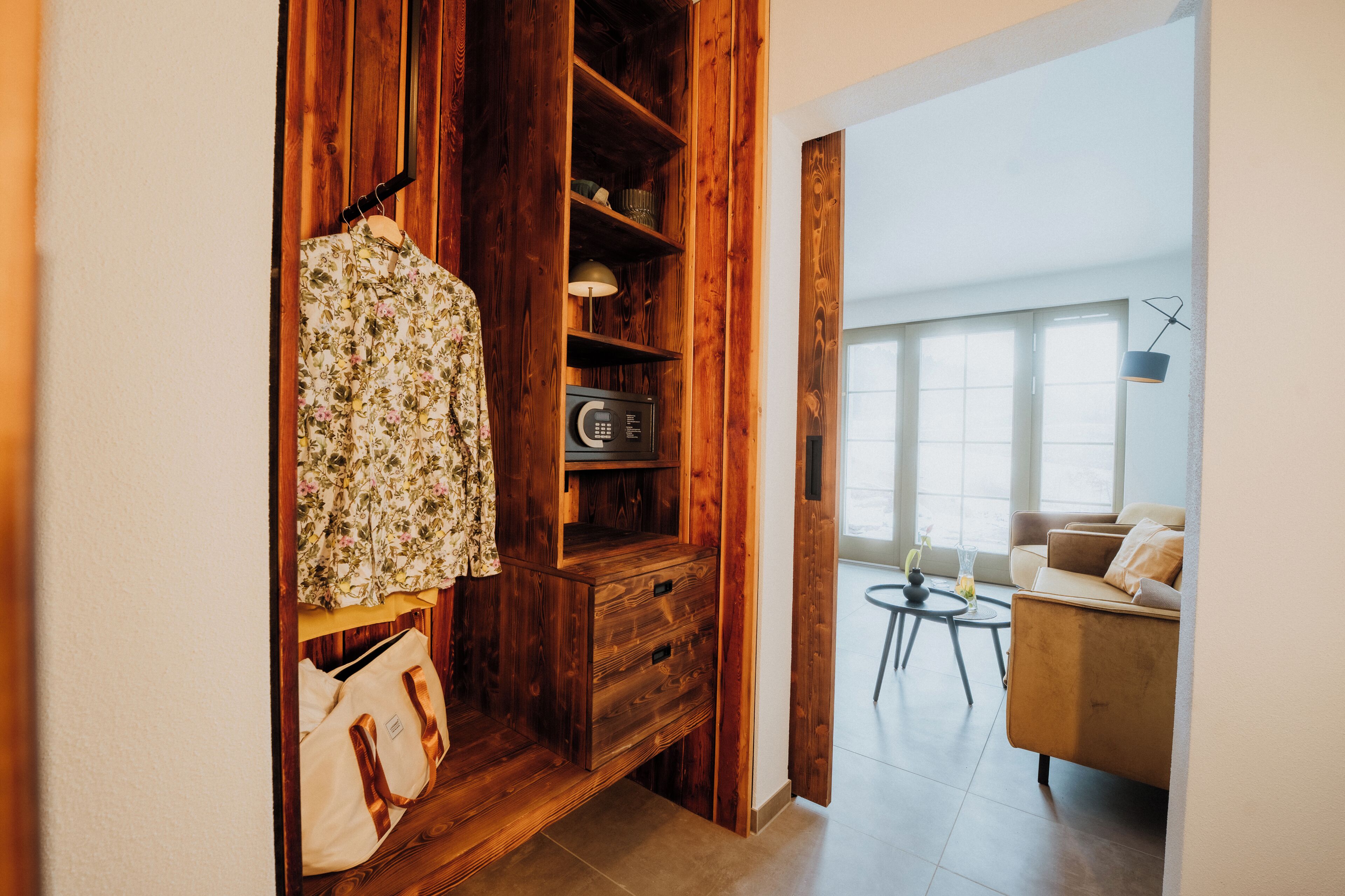 Comfort-Vierbettzimmer, Gartenblick | Verdunkelungsvorhänge, kostenloses WLAN