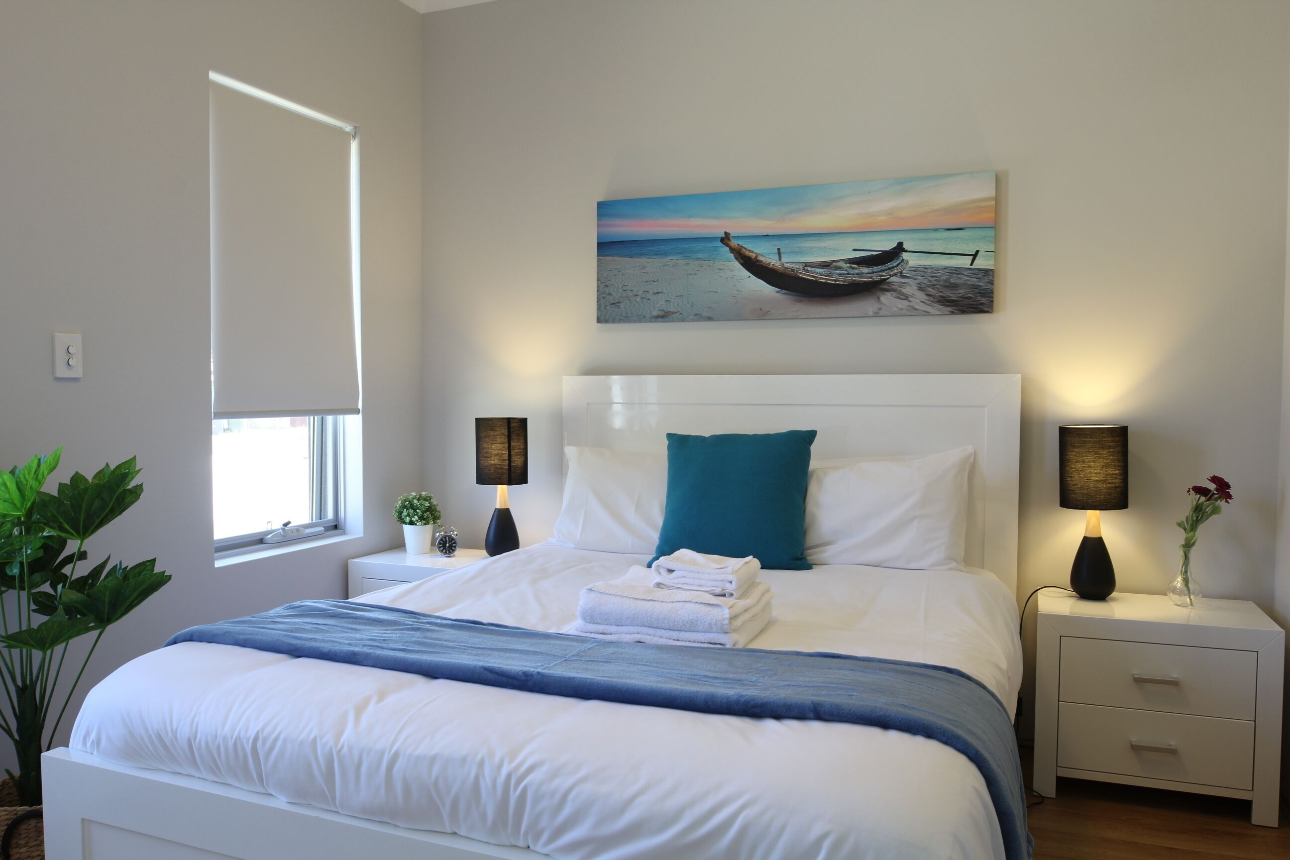 3 عدّة غرف نوم ومكواة/لوح كي وسرير سفر وخدمة الإنترنت