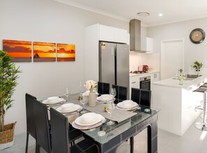 Dining - Culloton Escape – Spacious 3BR Family Home Near Parks & Shops (Balga)