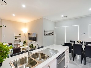 Dining - Culloton Escape – Spacious 3BR Family Home Near Parks & Shops (Balga)
