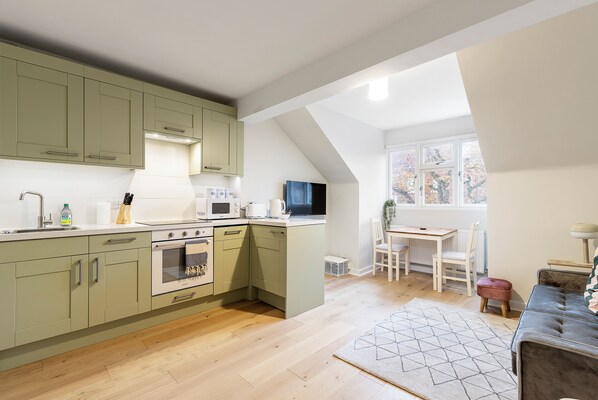 Microwave, oven, stovetop, dishwasher