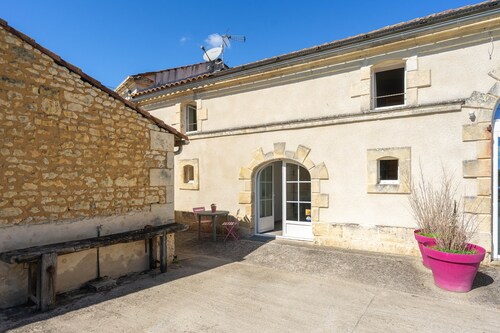 Holiday Home 'À La Campagne' with Private Terrace, Shared Garden and Wi-Fi