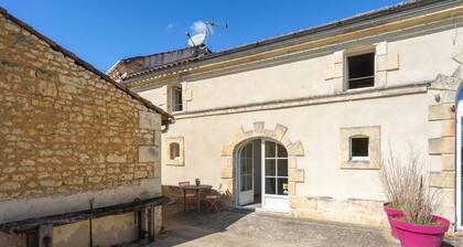 Holiday Home 'À La Campagne' with Private Terrace, Shared Garden and Wi-Fi