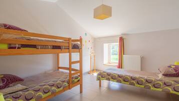 2 habitaciones, tabla de planchar con plancha y wifi