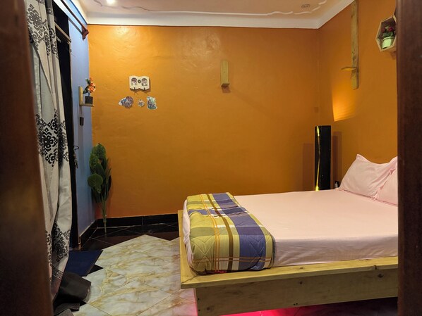 Comfort Double Room, Garden View | Laptop workspace, free WiFi