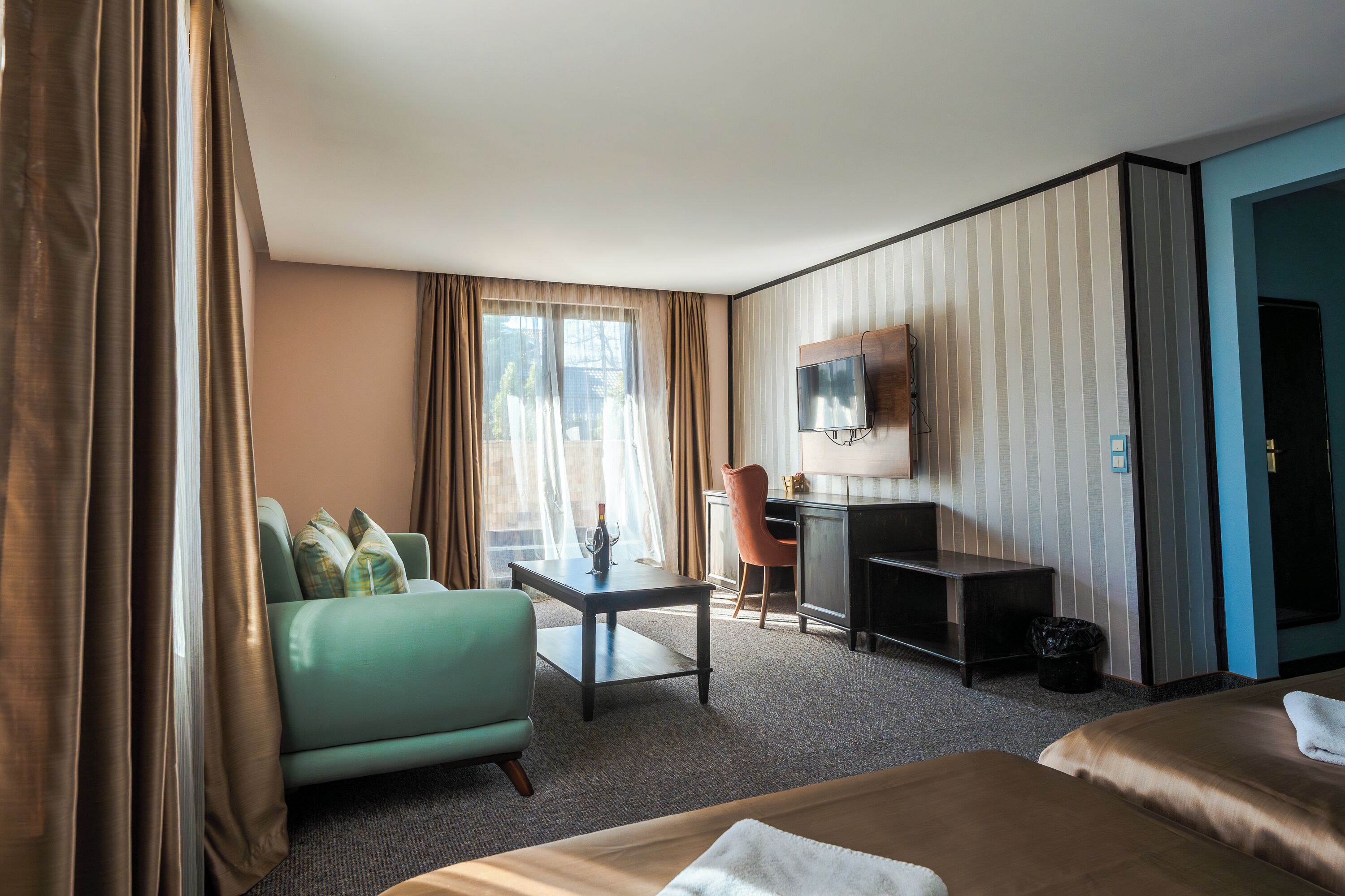 Dobbelt- eller tomannsrom – deluxe, balkong, fjellutsikt | Skrivebord, wi-fi (inkludert) og sengetøy