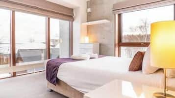 3 bedrooms, in-room safe, WiFi, bed sheets