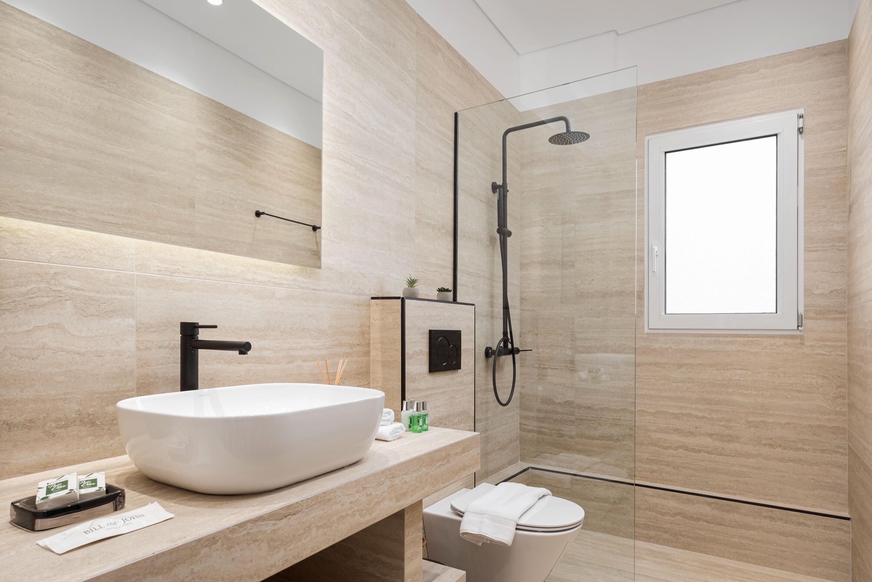 Deluxe Apartment, Balcony, City View | Bathroom | Shower, rainfall showerhead, eco-friendly toiletries, hair dryer