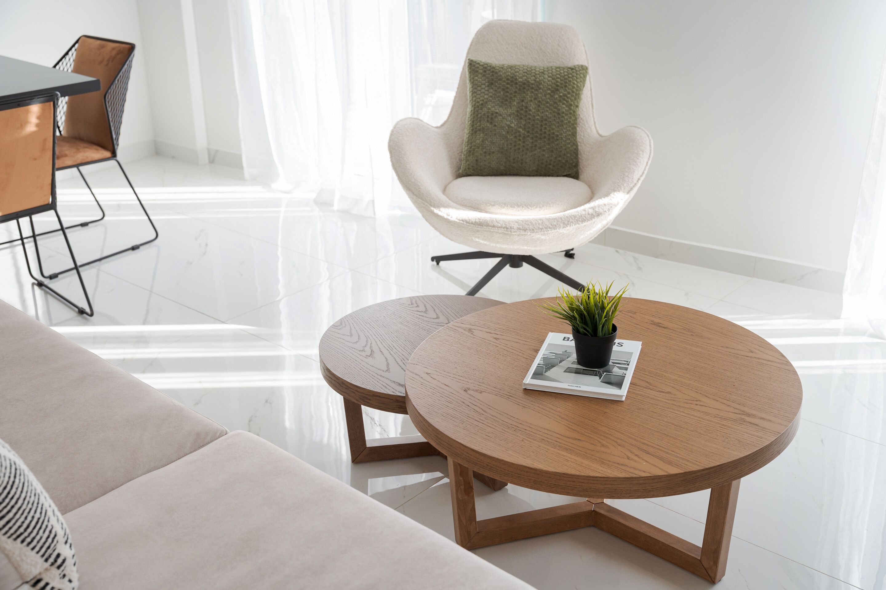 Deluxe Apartment, Balcony, City View | Living area | 50-inch Smart TV with satellite channels