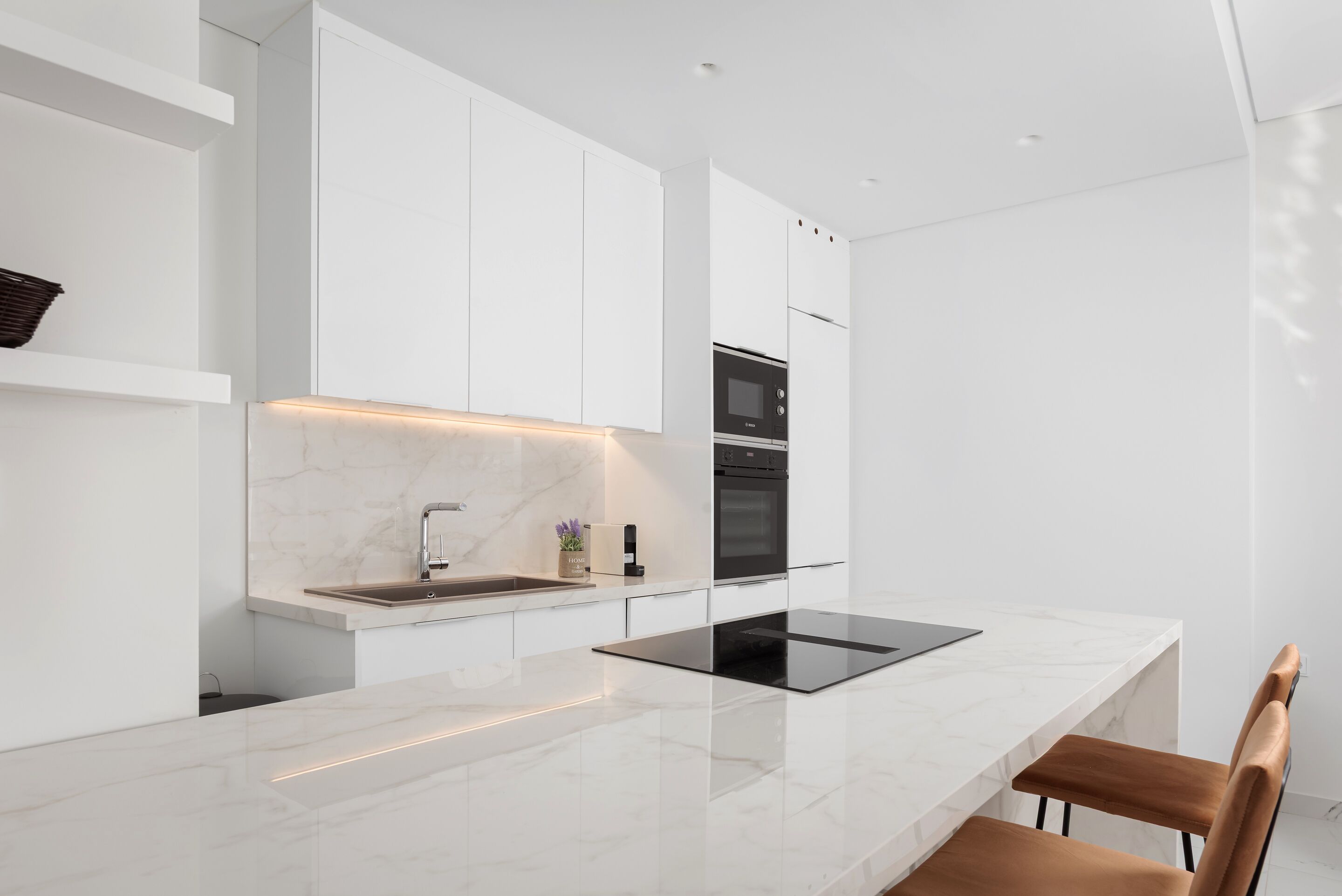 Deluxe Apartment, Balcony, City View | Private kitchen | Full-sized fridge, microwave, oven, stovetop