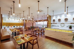 Restaurant - HOTEL SIGNATURE BANJARA HILLS HYDERABAD (Hyderabad)