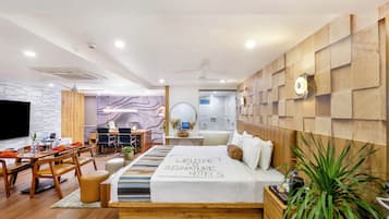 Junior Suite, City View | Egyptian cotton sheets, premium bedding, Select Comfort beds, desk