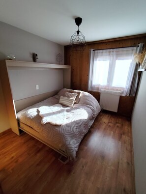 3 dormitorios, tabla de planchar con plancha, wifi y ropa de cama