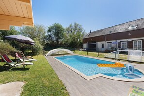Pool - Family Cottage in the Countryside (Noyant-Villages)