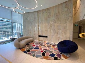 المنشأة من الداخل